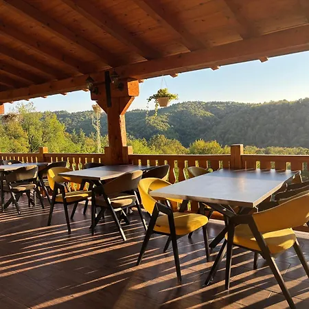 & Restaurant Panorama Отель Добой
